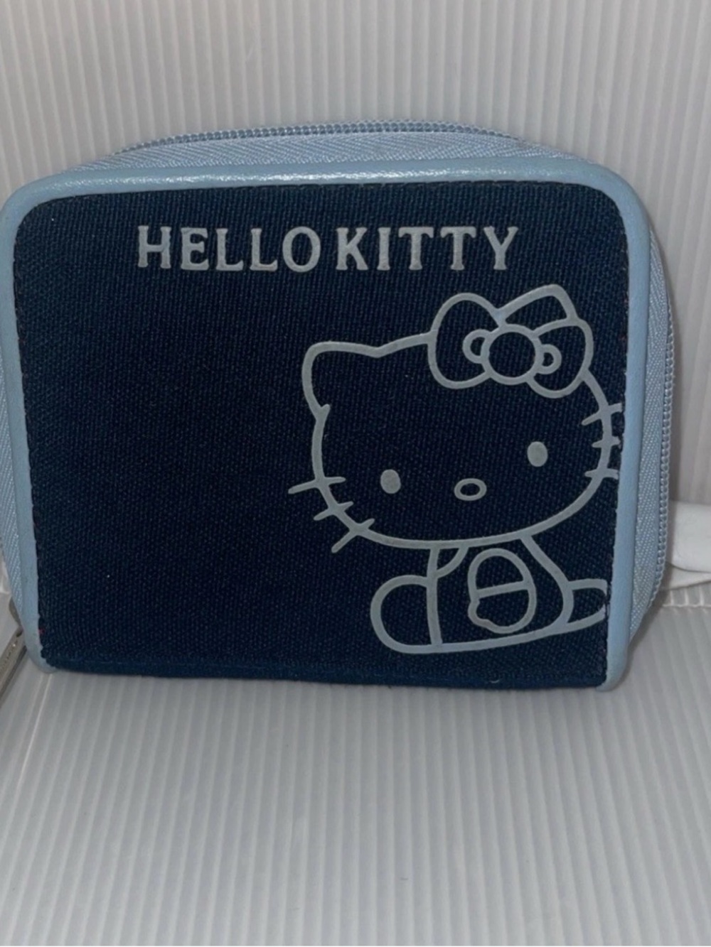 Y2K Vintage 2004 Sanrio Hello Kitty Bifold Wallet Blue Full Zip Denim Rare